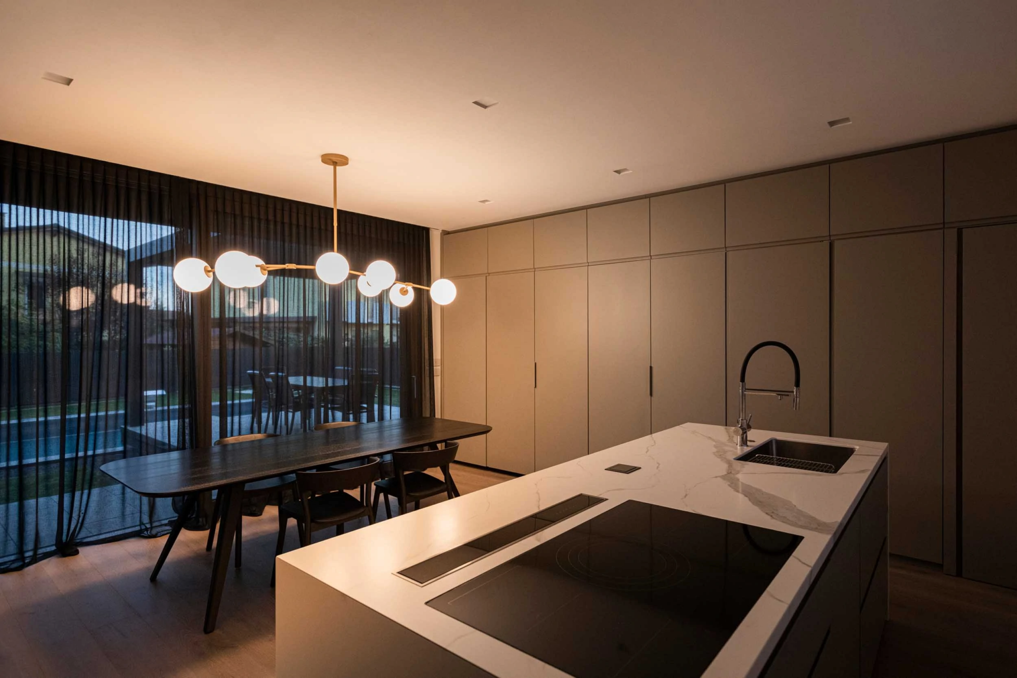 CUCINA 2_NERO_INTENSO_BIASI | Les Lumières Du Pacifique Créateurs d’ambiances lumineuses uniques à Colmar dans le Haut-Rhin, entre Mulhouse et Strasbourg Colmar