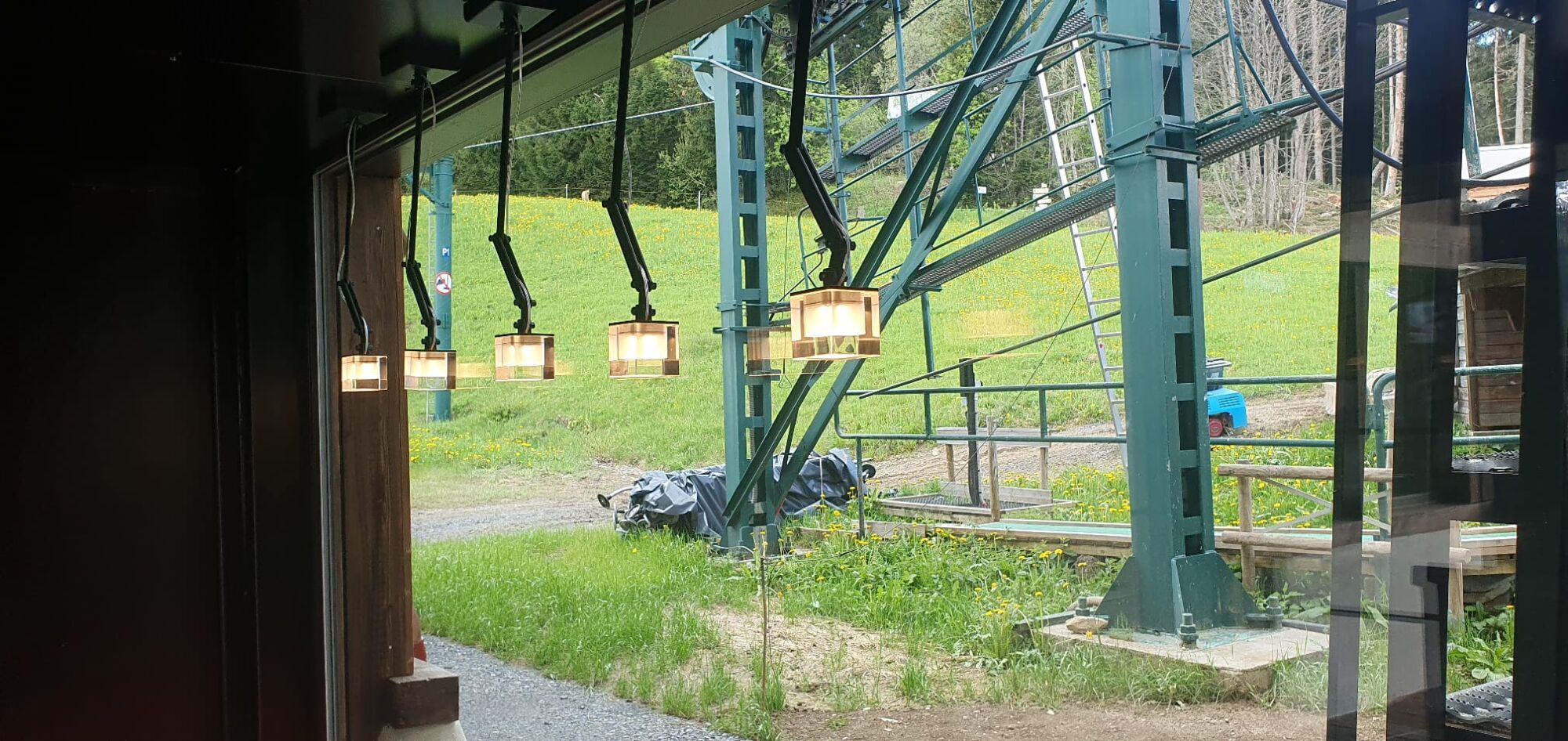 Mim&eacute;tisme : fabrication d’&eacute;clairage en harmonie avec le t&eacute;l&eacute;ski Cernay
